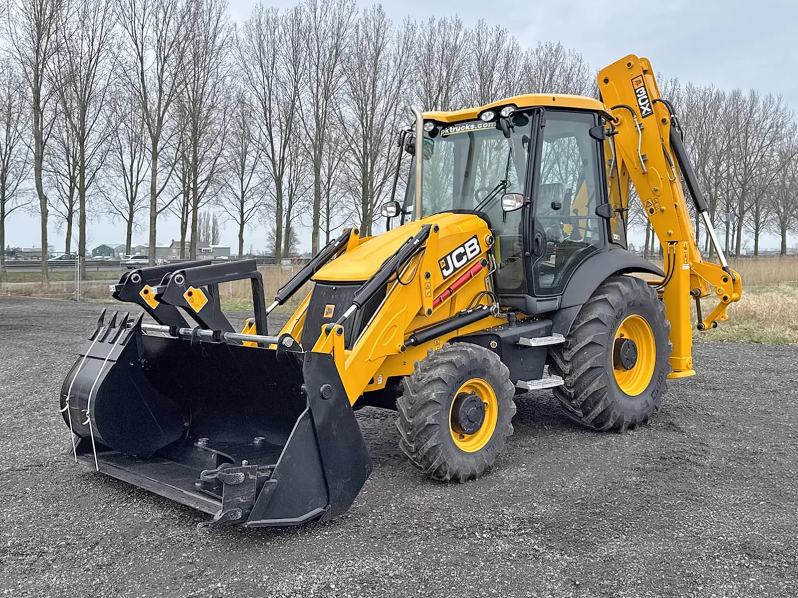 JCB 3CX CityMaster – Kompaktní traktorbagr
